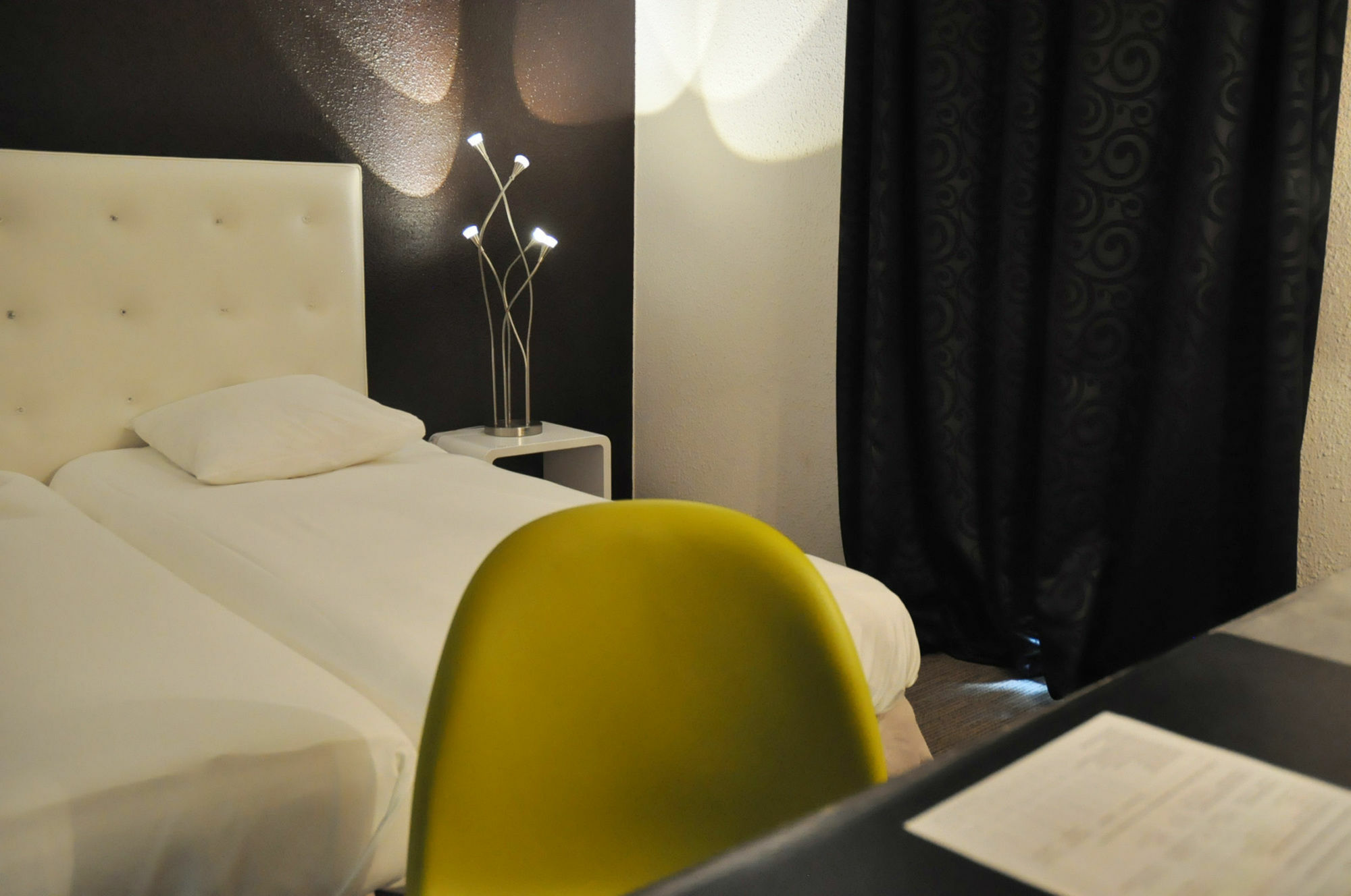 Enzo Hotels Diane - Logis Amnéville Esterno foto