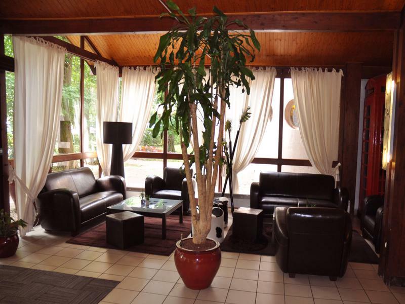 Enzo Hotels Diane - Logis Amnéville Esterno foto